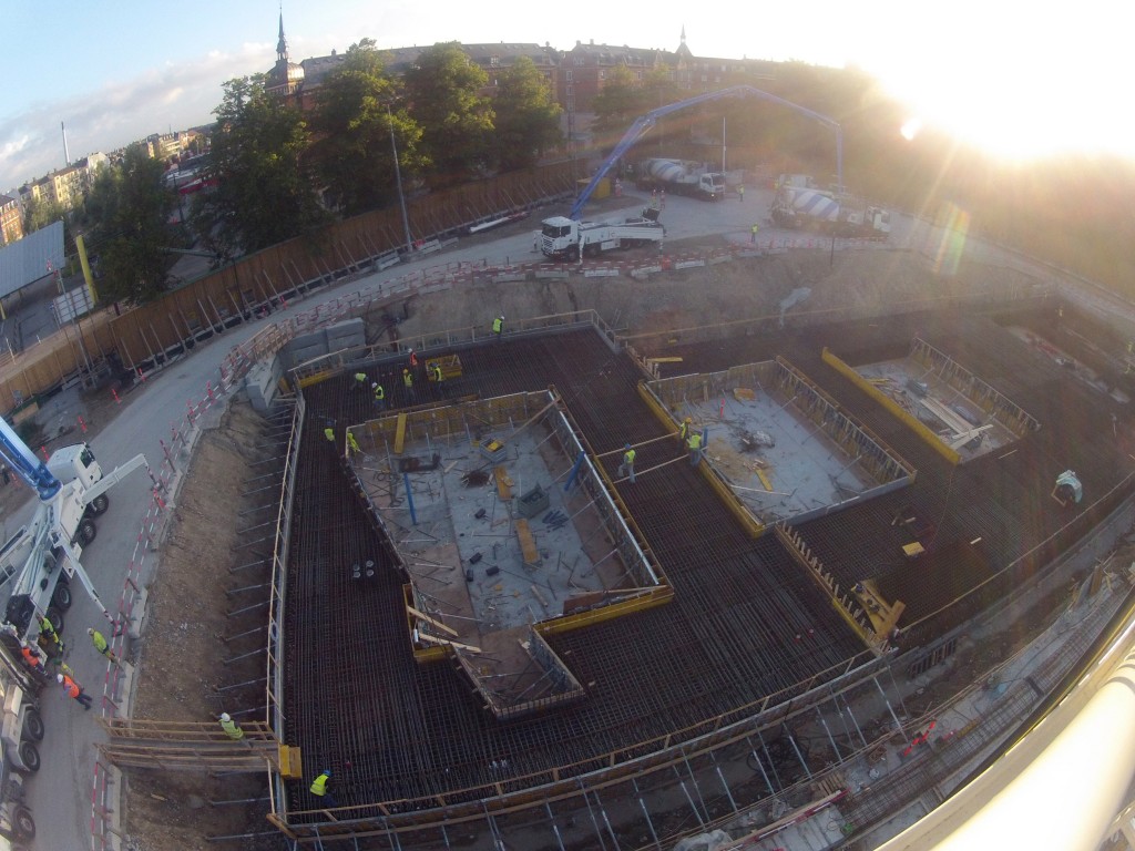 Støbning af toppladen på tunnelskakten i Nørrebroparken